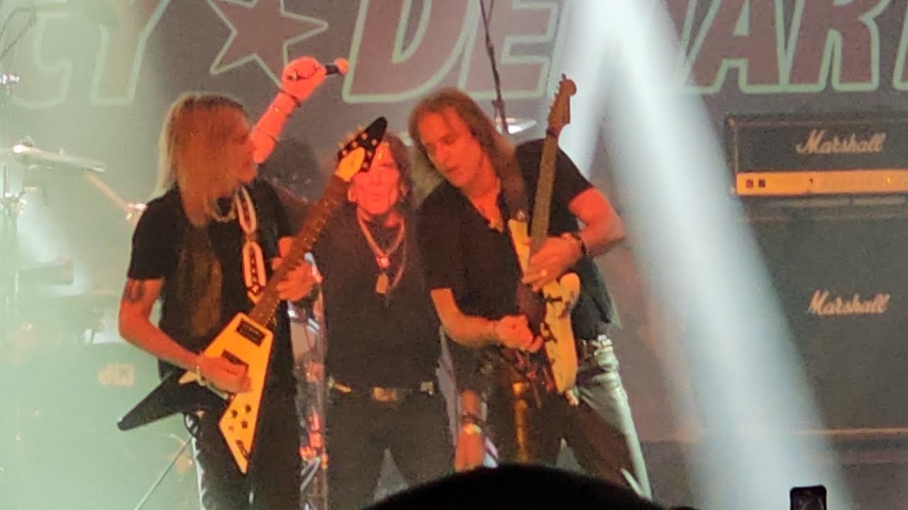 Stephen Pearcy/Warren DeMartini (Ratt) Concert Show Grand Casino Hinckley Minnesota November 22 2025