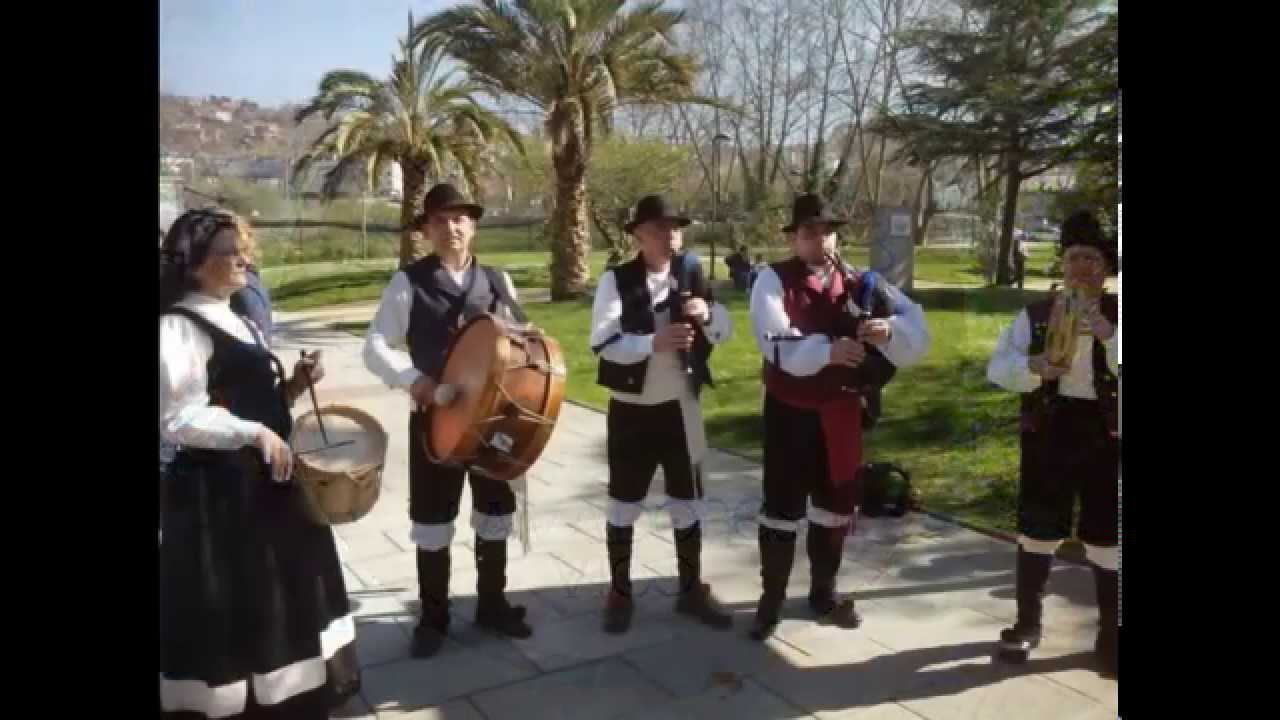 Os Erdeiros dos Morenos : De Vigo a Santiago
