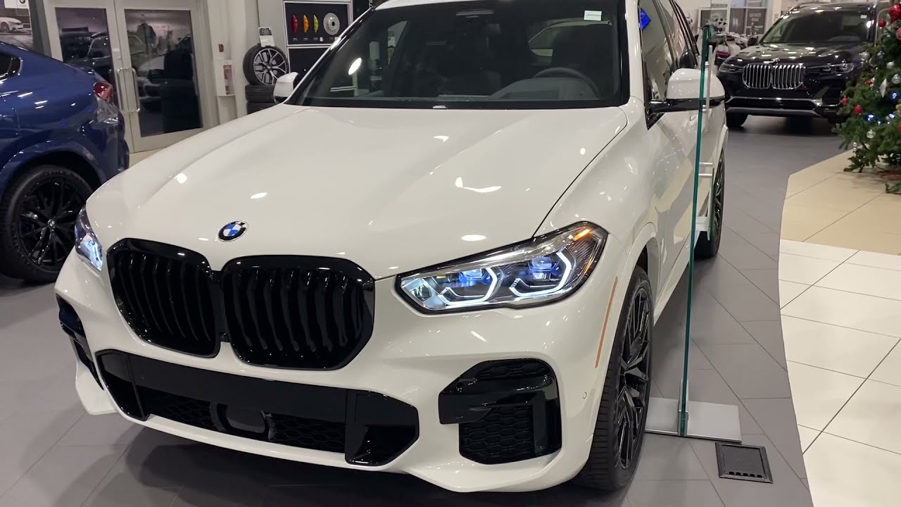 2022 BMW X5 40I M Sport.Alpine White with Red Calibers