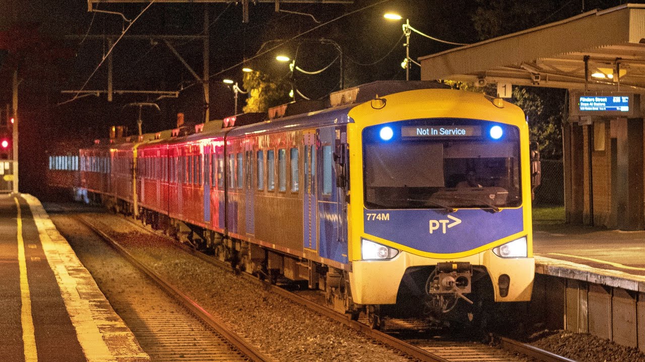 Siemens train LAYS SAND on the Mernda Line! | MTM Siemens Nexas Train