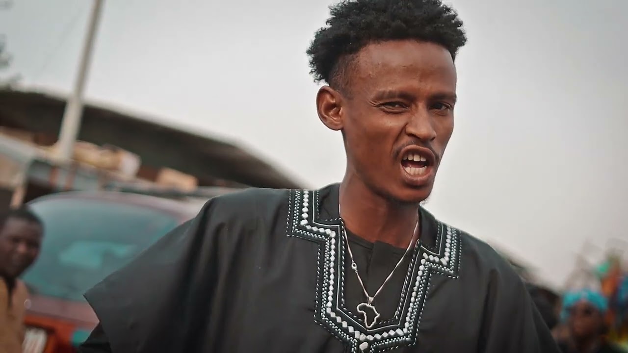 Nazik & Lyl Med - On est différent (clip officiel) 2025