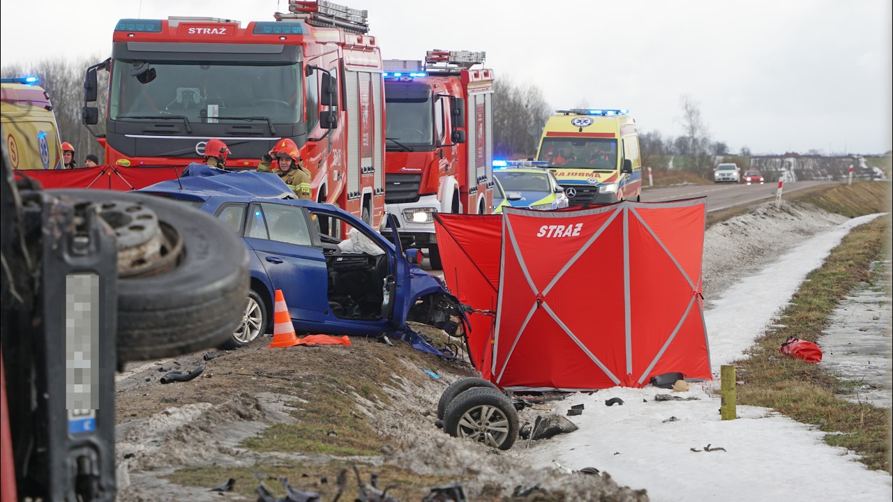 Tragiczne zderzenie osobówki z ciężarówką w okolicach Mątwicy