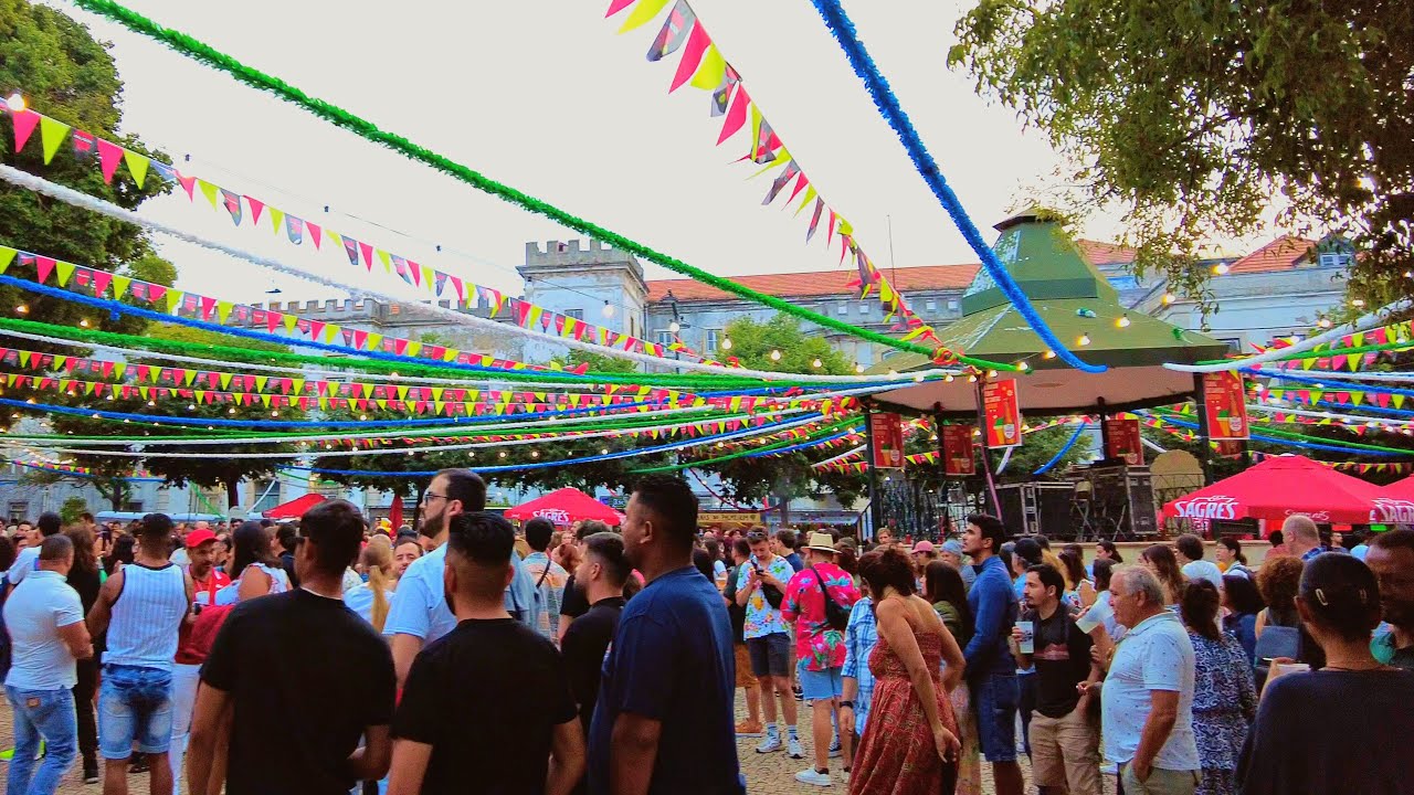 🎉 Discover the Heart of Lisbon: Alfama Santo Antonio Festival 2023 🇵🇹 Walking 4K