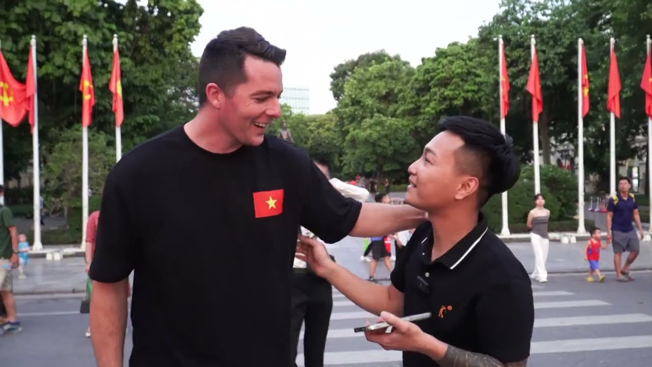 Vờ quay cam sau hóa ra lại là cam trước :)))  Troll thằn.g Úc Việt cho nó biết thế nào là lễ hội