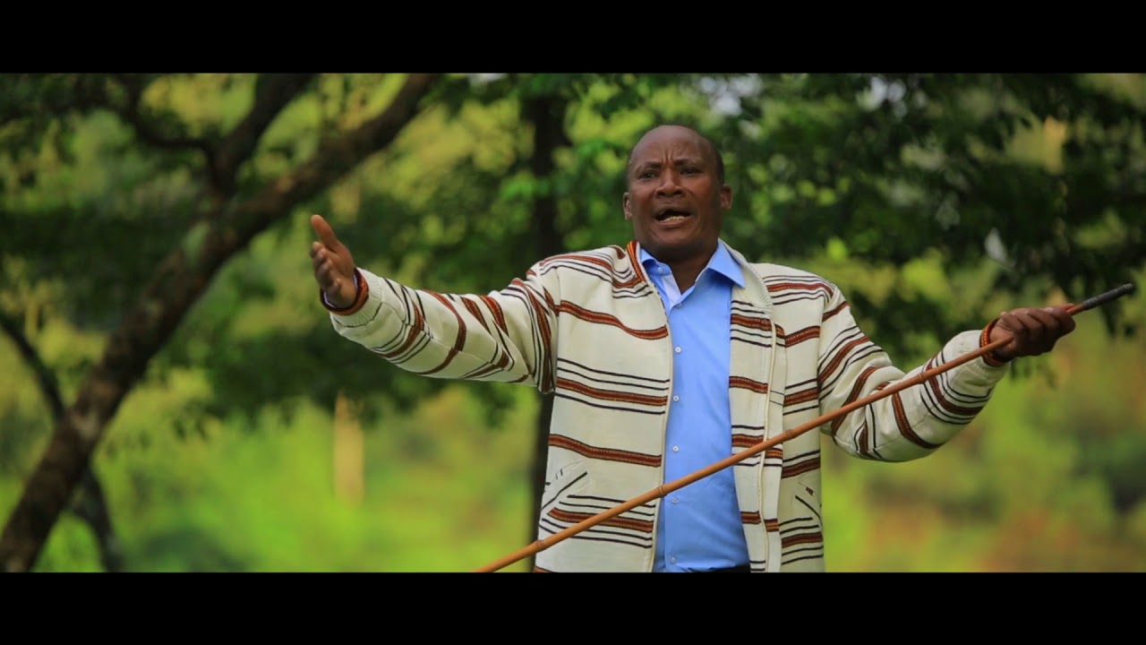 Adunya Duumo -  Diru Soorro Ayyaana - New Ethiopian Music 2017 (Official Video)