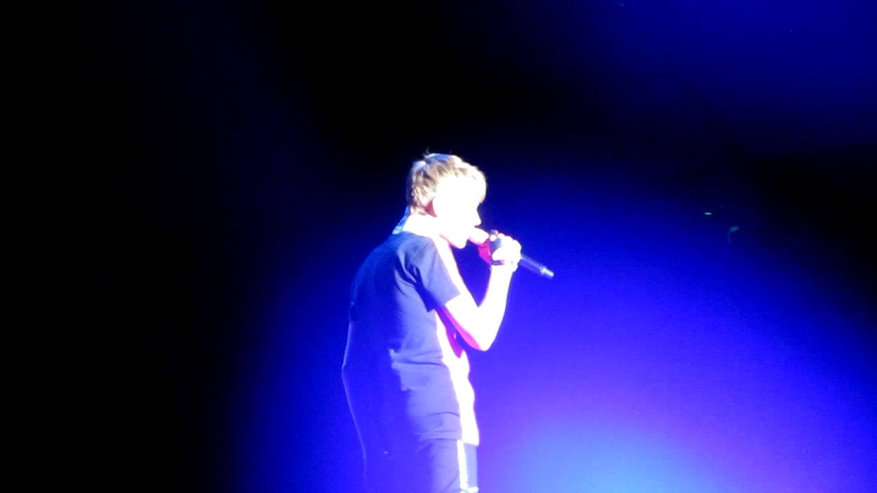 Down To Earth- Justin Bieber Mexico 1 Oct.