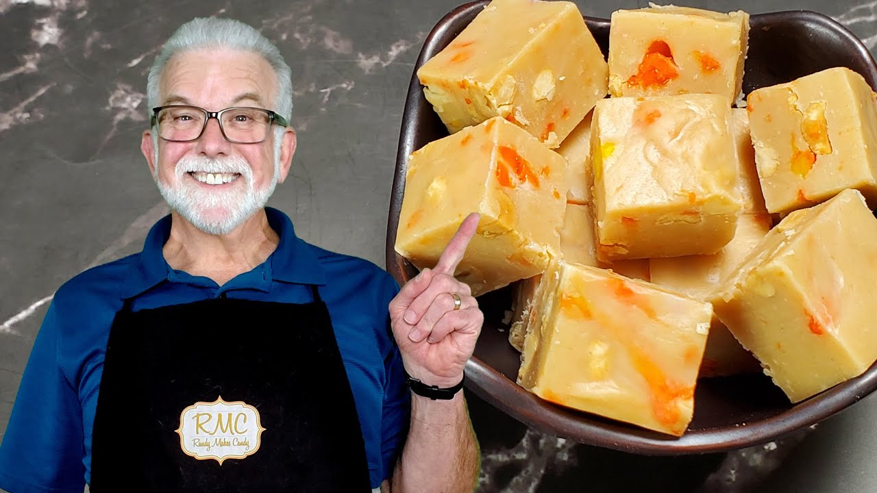 Рэнди готовит помадку для бара «День зарплаты»