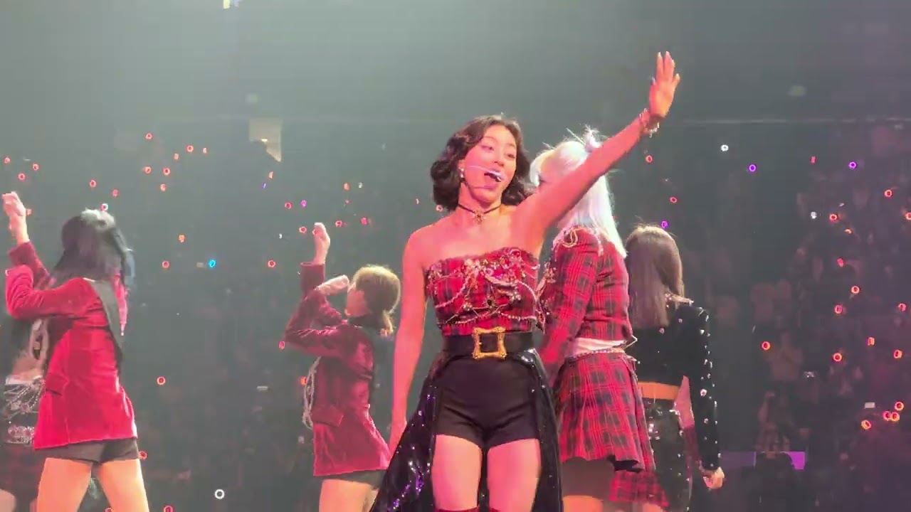 TWICE (트와이스) 4th World Tour III - TURN IT UP (Oakland) - 021822 [Fancam]