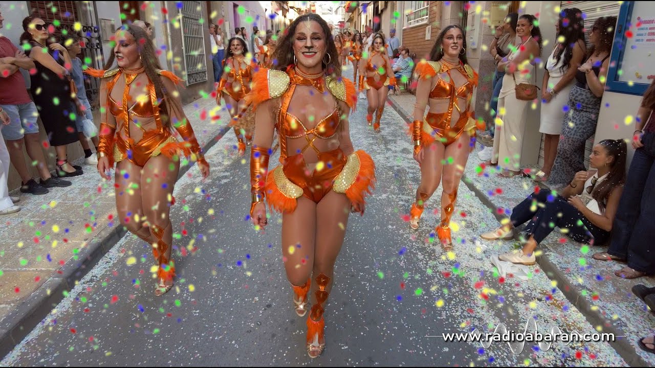 Desfile de Carrozas de papelillos en las Fiestas de Abarán 2025