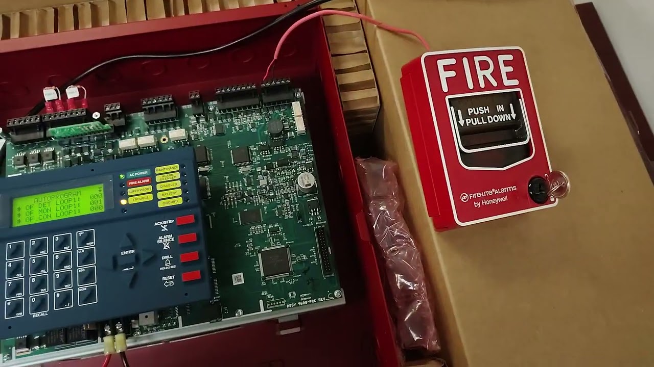 Cómo realizar un AUTOPROGRAM del panel de incendio 9600UDLS