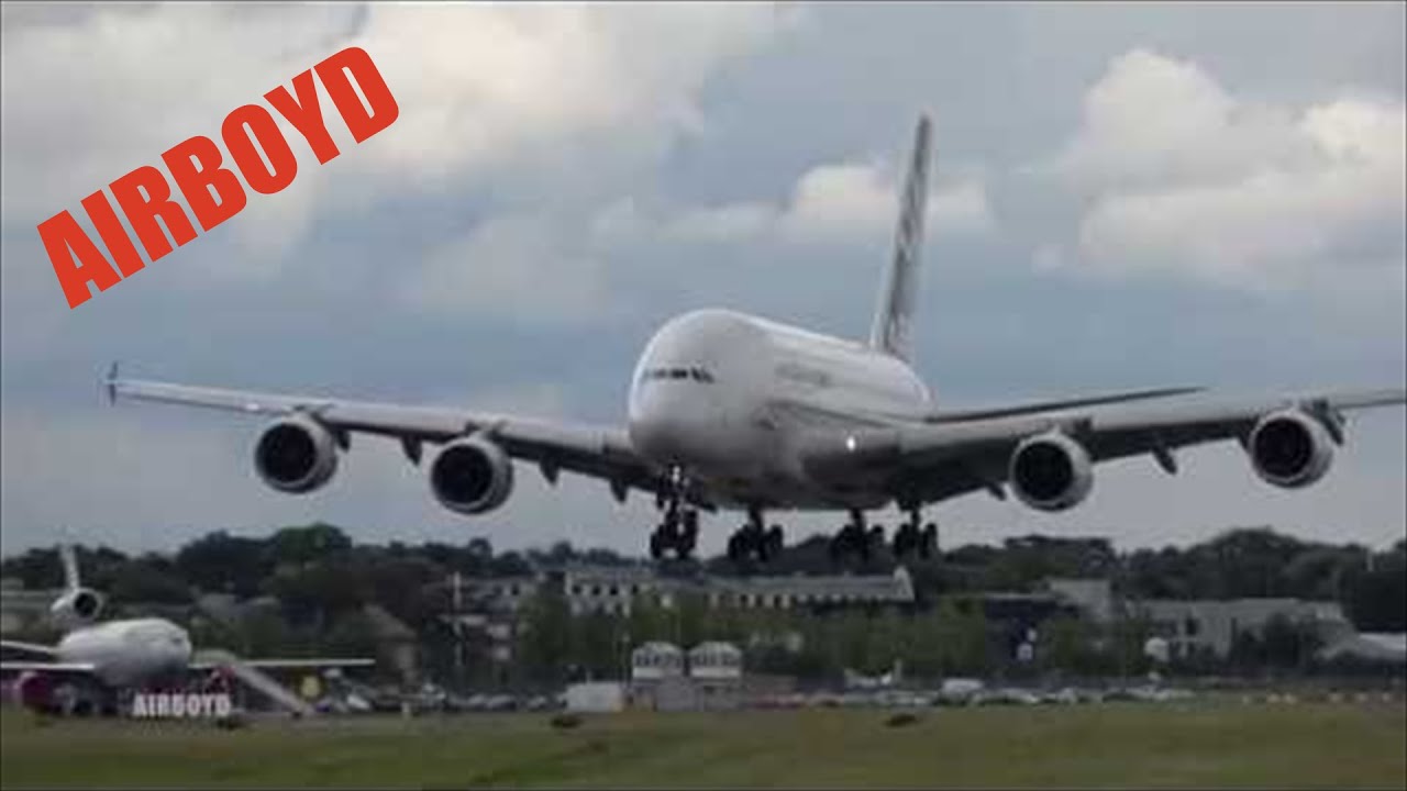 A-380 Flight Demonstration - Farnborough Airshow