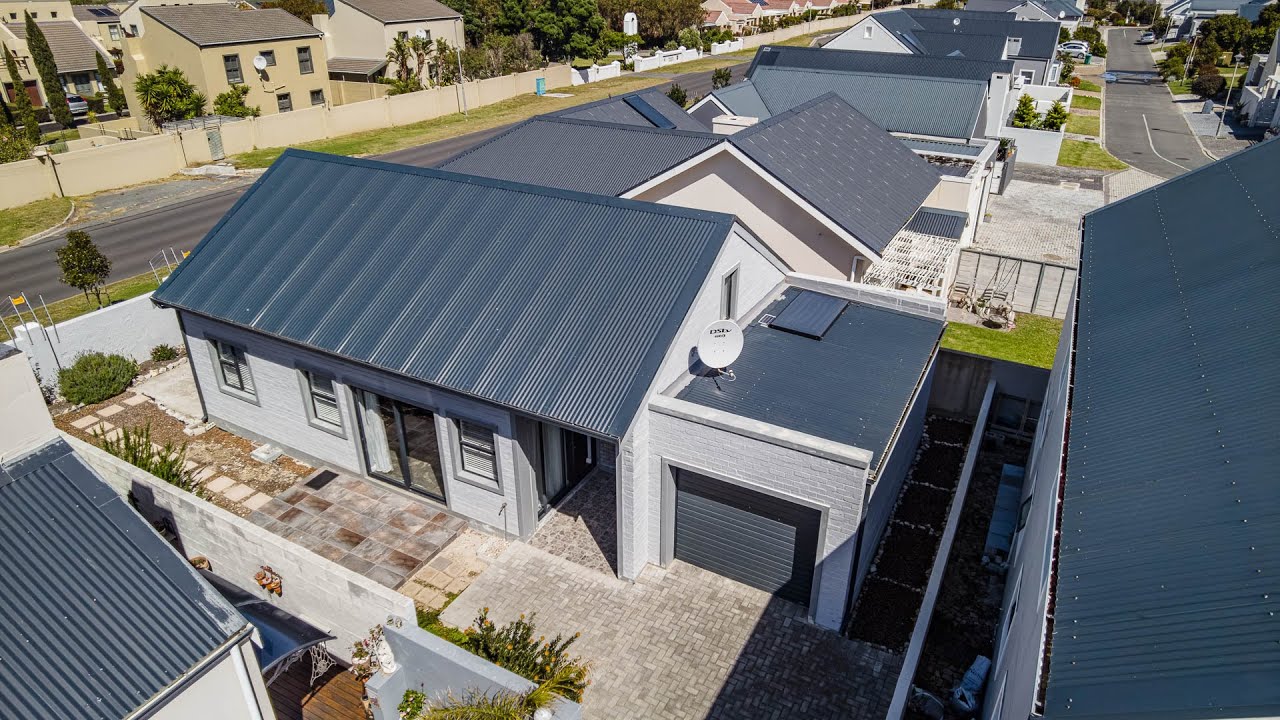 2 Bedroom For Sale | Sandbaai