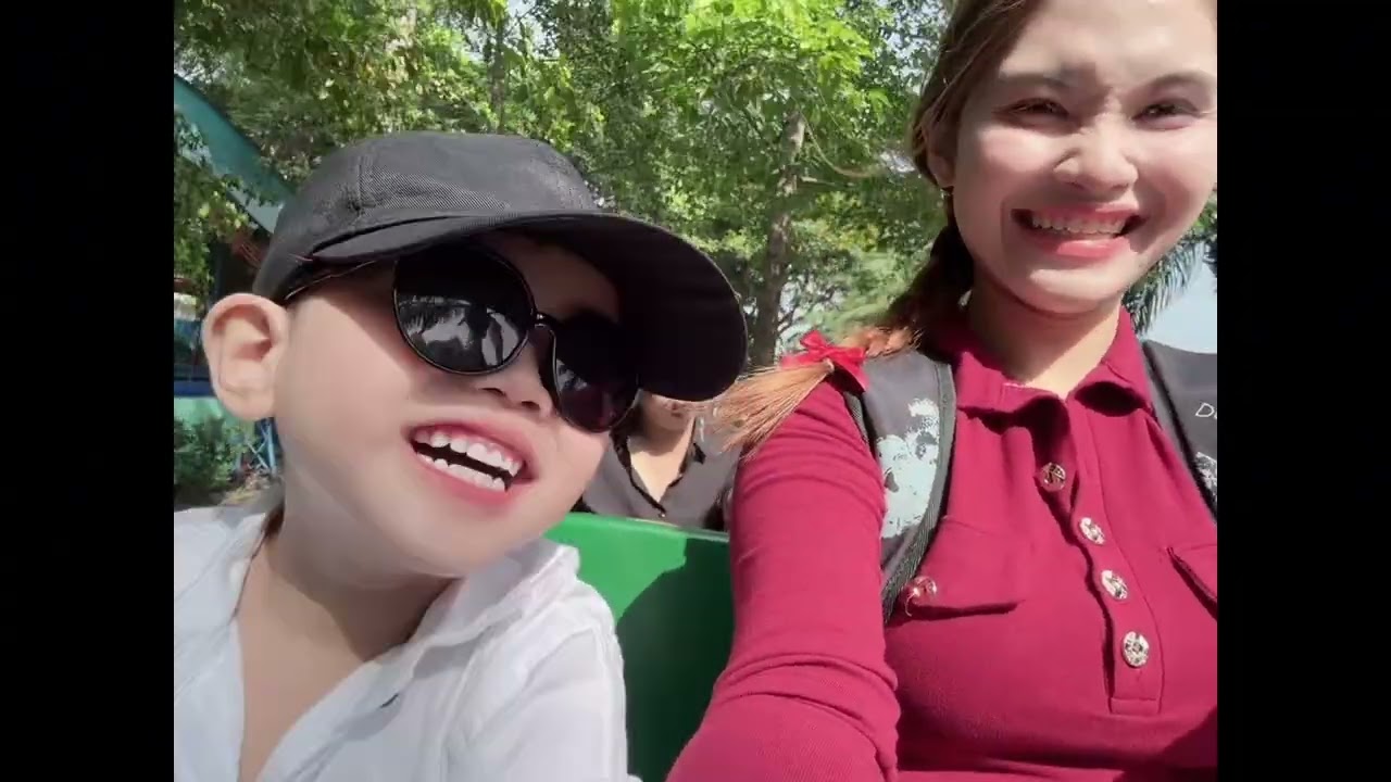Mùng 4 Tết cả nhà đi Đầm sen Park 🥰