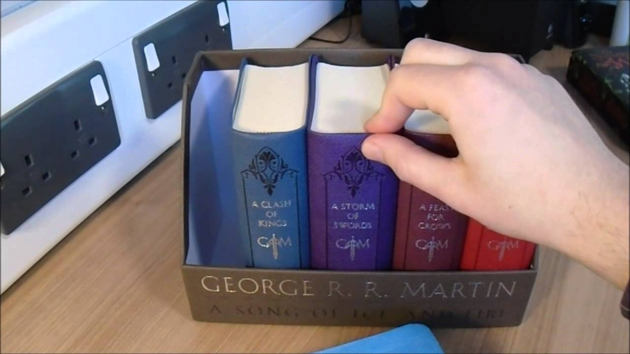 A Song of Ice and Fire Leather Cloth Boxed Set Edition Unboxing Game of Thrones GRRM