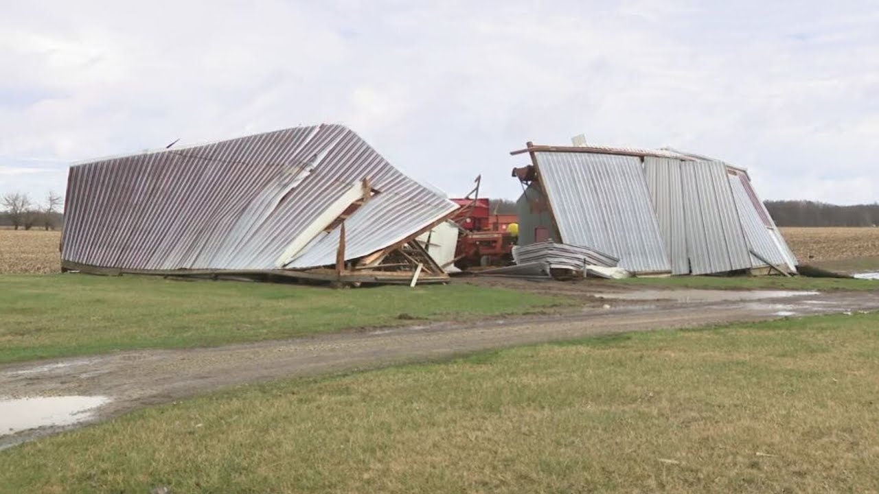 Severe weather topples barn, sends debris into cornfield in Shelby County | WHIO-TV