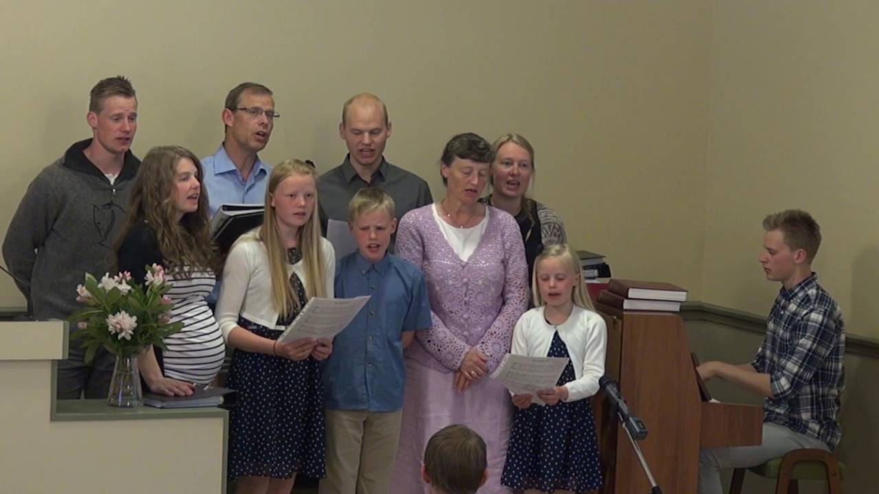 2016.05.1416 Steinsdalen Bedehus, Fam. Brennseter, Song