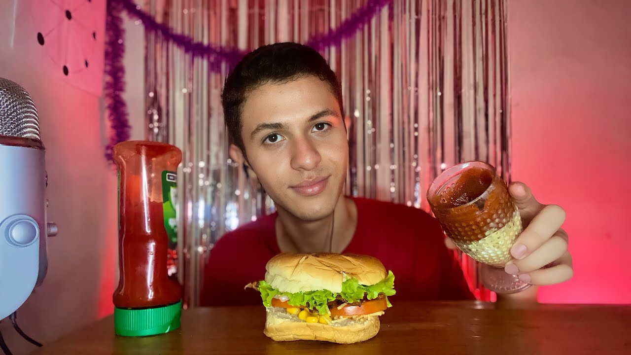 ASMR MUKBANG COMENDO HAMBÚRGUER CASEIRO
