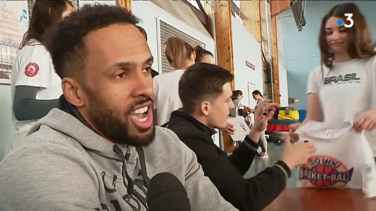 Saône-et-Loire : quand les basketteurs de l’Elan deviennent profs d’anglais
