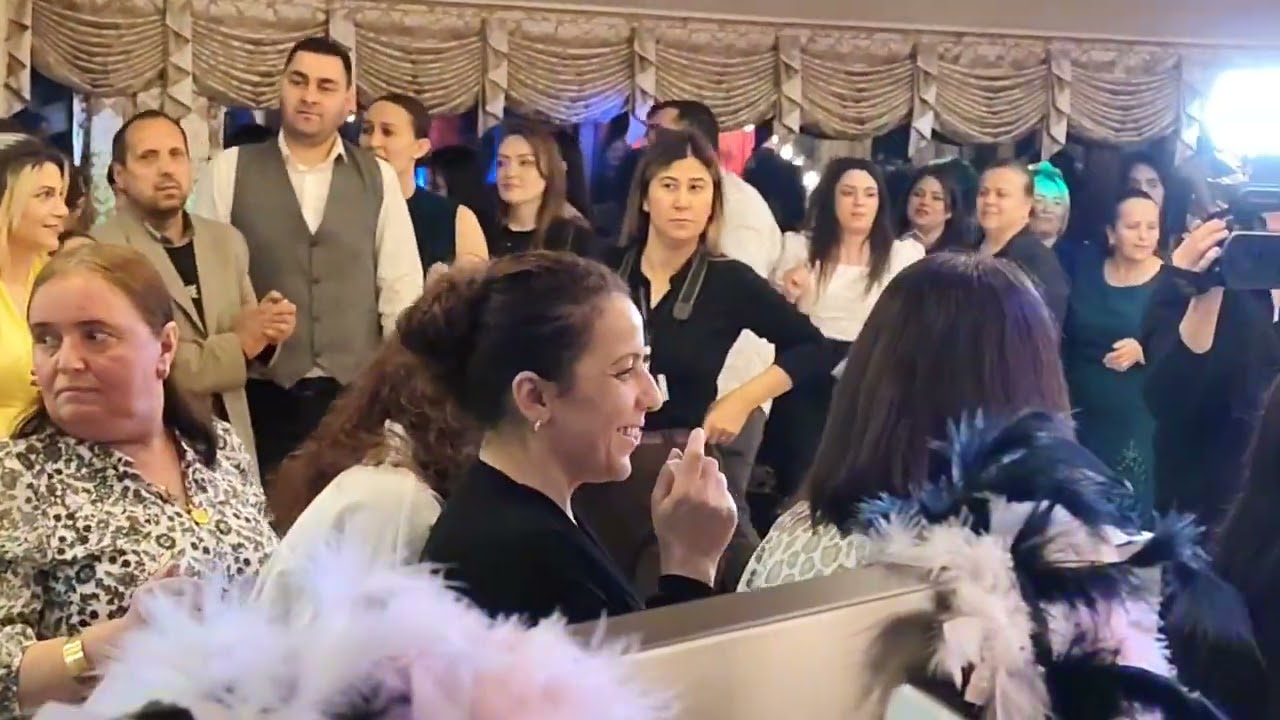 Akpınar ve Argun Mahallesi Didem ve Serdar Kına Gecesi Olcay Yağmur Sahnesi