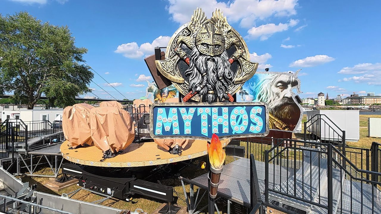 Die Rheinkirmes 2025 auf den Oberkasseler Rheinwiesen in Düsseldorf wird derzeit aufgebaut.