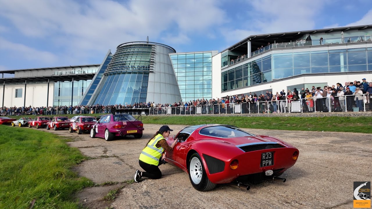 Brooklands Motorsport Day 2025. Прогулка по сетке трека MBW.
