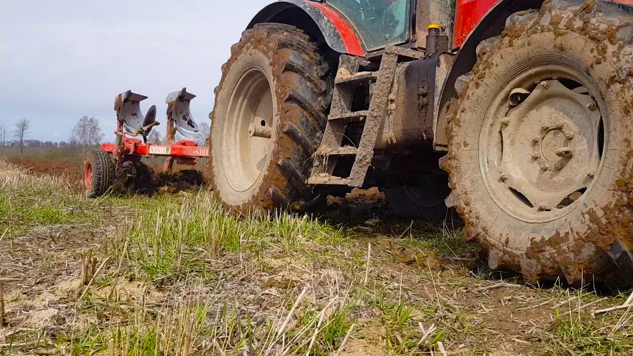 Belarus 1523.4  plowing field