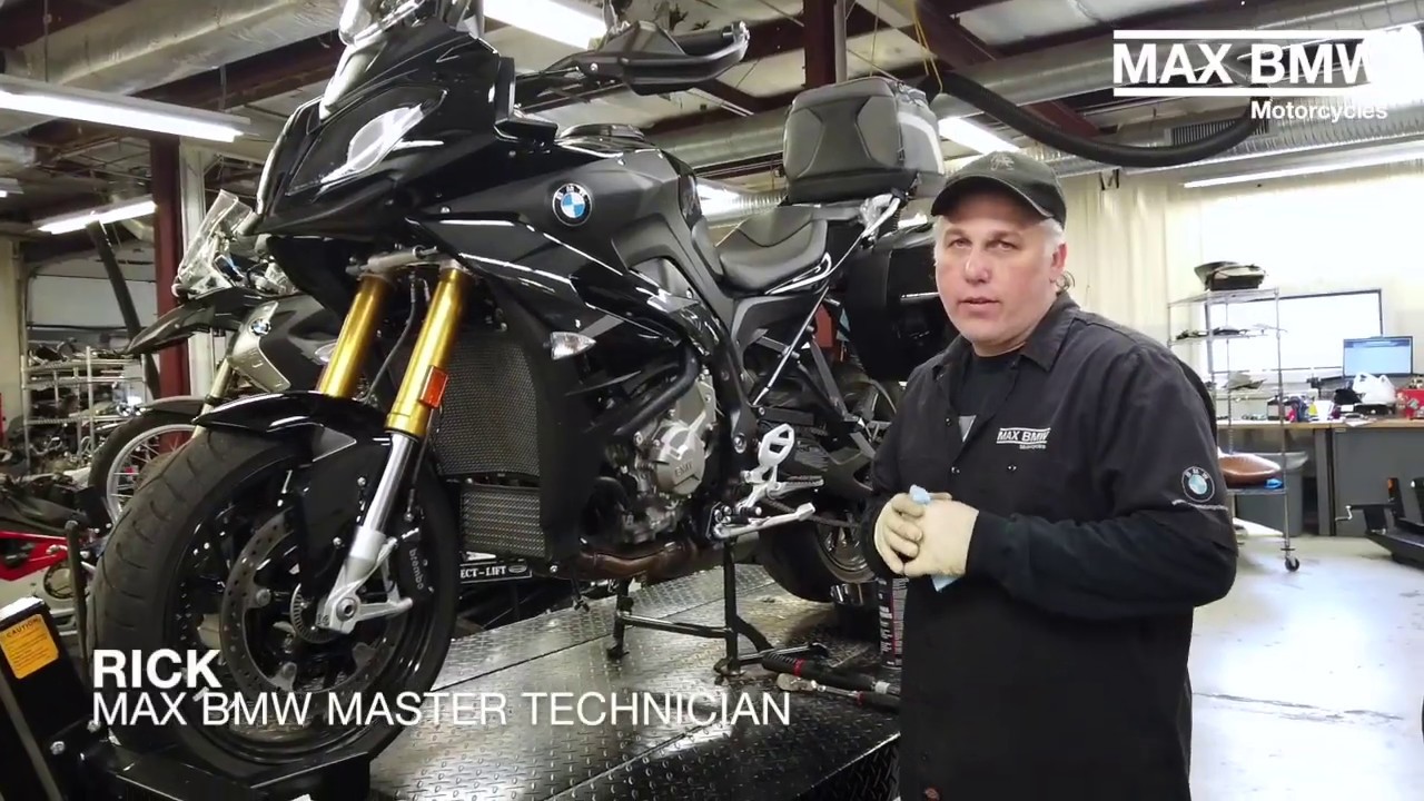 How to perform an Oil Change on a 2019 BMW S1000XR