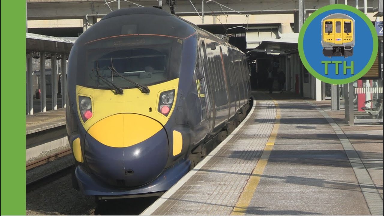 Trains at Ebbsfleet Intl