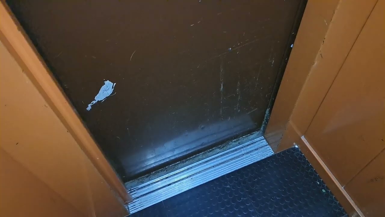 Glitchy indicator! ~ 1990s Končar lift!