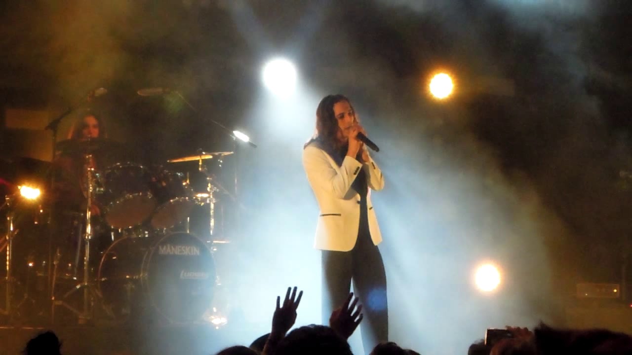 Måneskin live in Milan, 24.03.2019 - Pyro (Kings Of Leon cover)