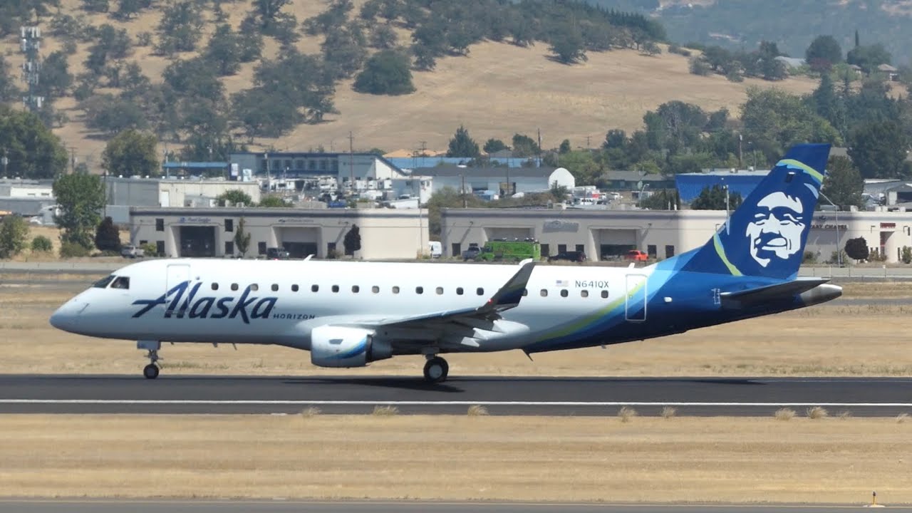 Alaska Horizon E175LR [N641QX] Takeoff from Medford Rogue Valley International Airport [MFR]