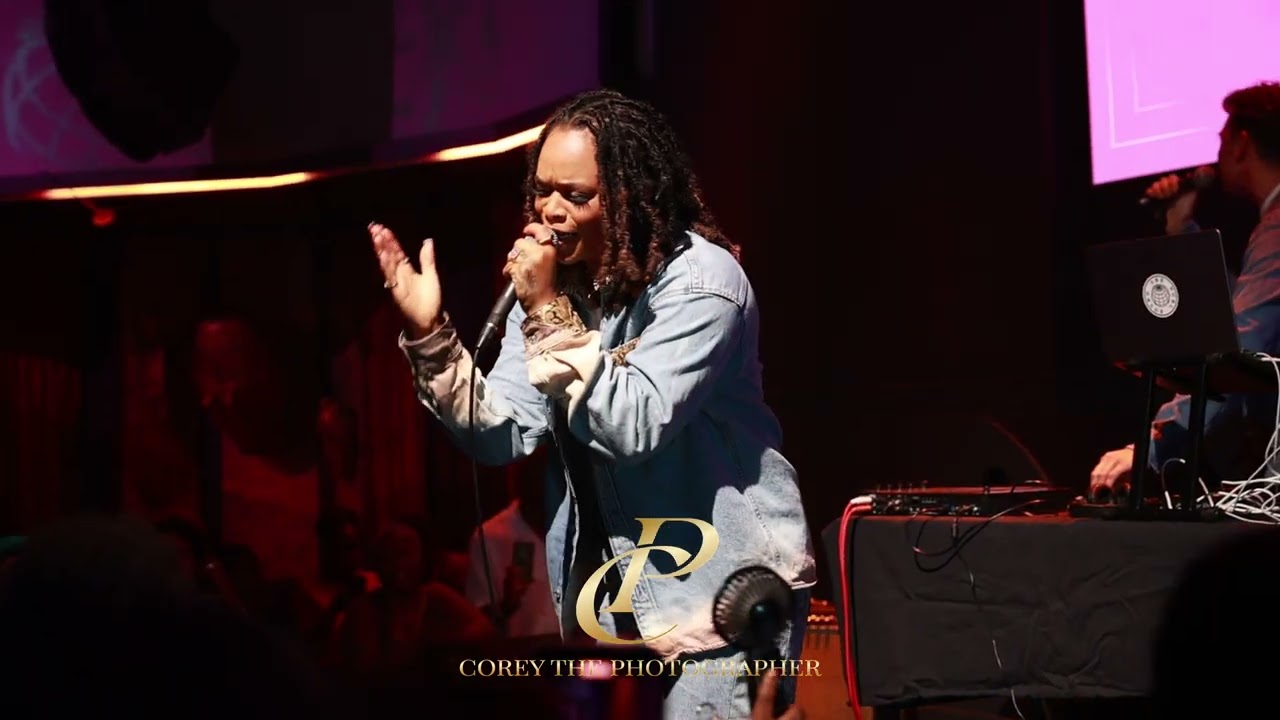 Lila Ike Live in Nyc