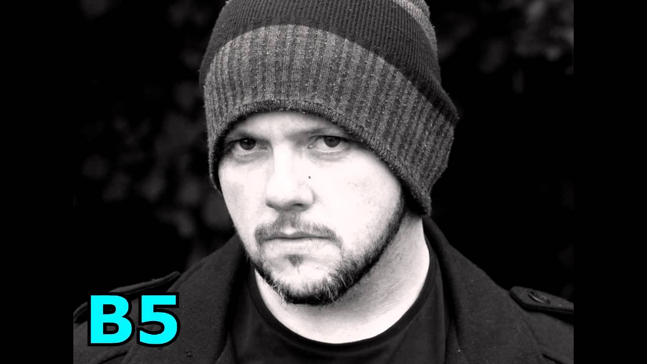 Michael Mills (Toehider): 4 Octave Vocal Range (C2-C6)