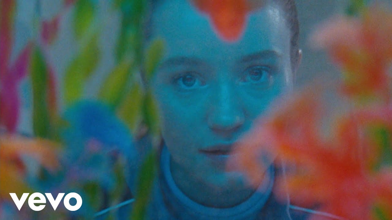 Sigrid - Don't Feel Like Crying (Official Video)
