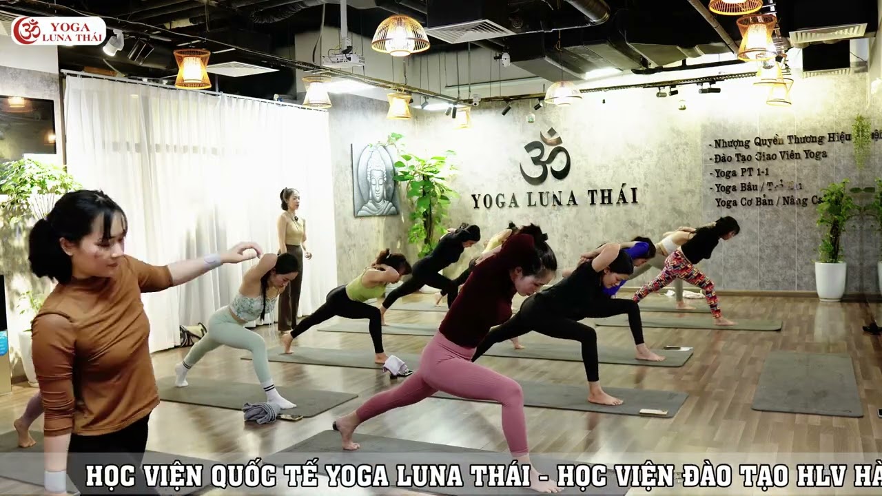 Stress Relief Yoga: 5 phút xả stress trước khi ngủ #sports #stressrelief #yogalunathai #shortvideo
