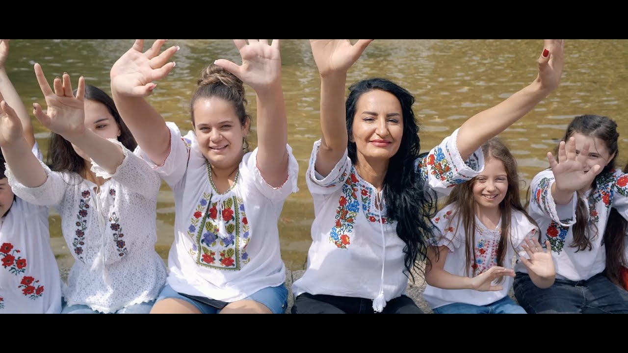 ACADEMIA DE CANTO SI BALET RALUCA CIOCA - EARTH SONG (cover  Michael Jackson)