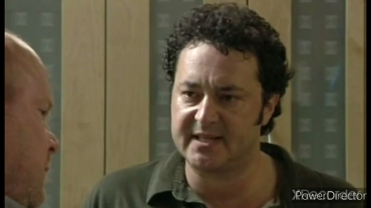 EastEnders: Phil Mitchell vs Johnathan Leroy (24th August 2003)