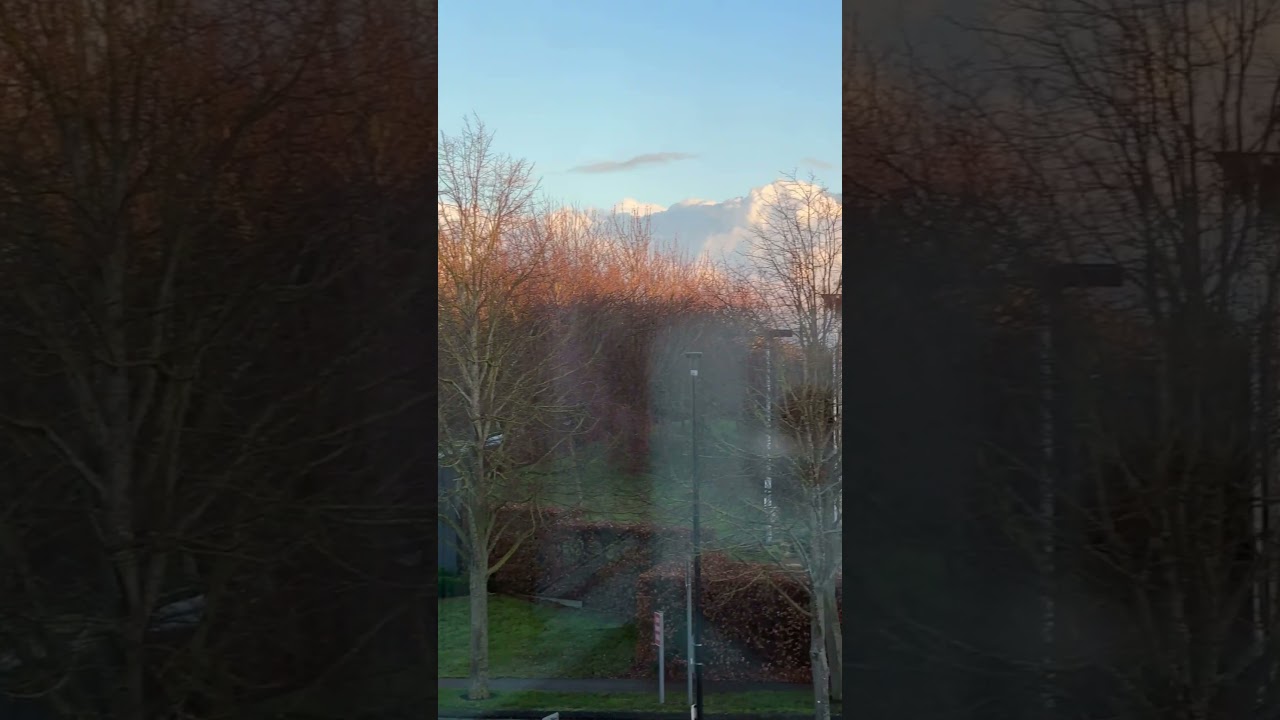 Crazy clouds, Cambridge weather yesterday #christmasiscoming #ukweather #crazyclouds