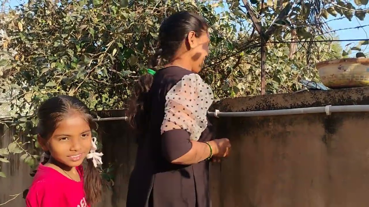 Aaje ghare kon aavyu ....ame loko e bor todi ne khadha....