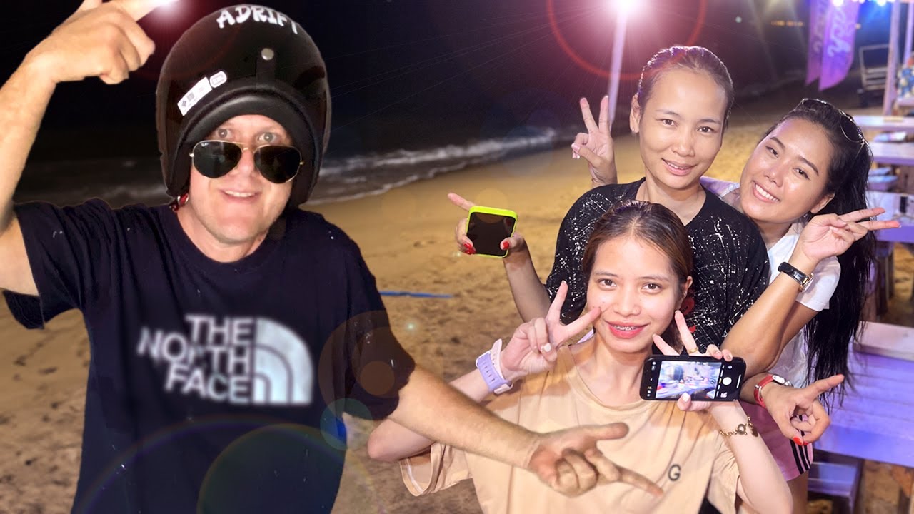 MU KRATHA with 3 gorgeous THAI CHICKS!