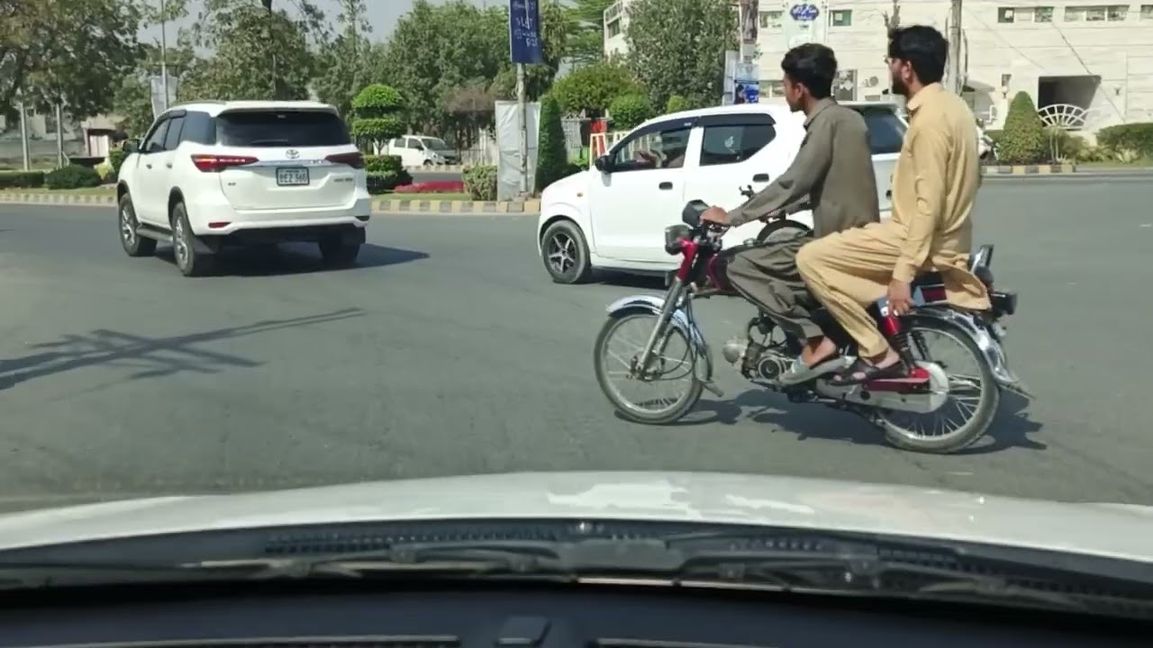 Valencia Town #Lahore#LahoreTraffic#RoRoadView #Shorts