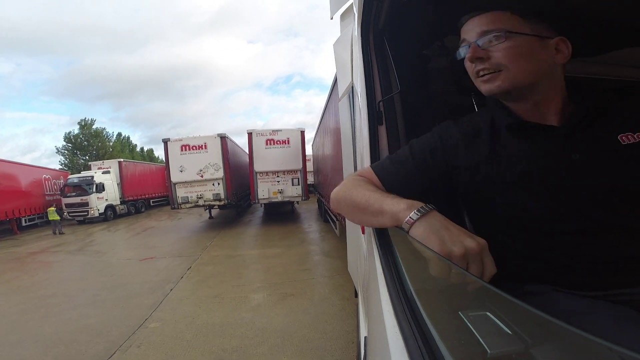 Trucker Jay in the UK:S6E5  MOIST