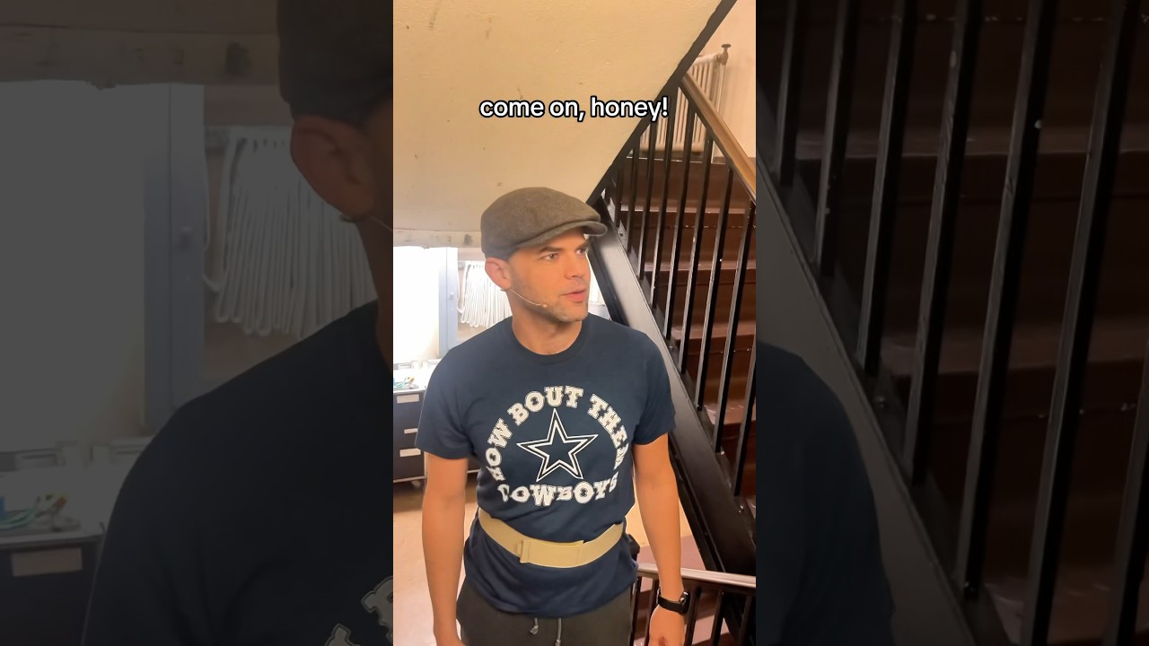 👀 Who&rsquo;s gonna tell him? 👀 #jeremyjordan #newsies #bwaygatsby