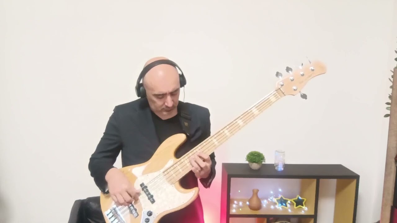 Autumn leaves bassline Demo
