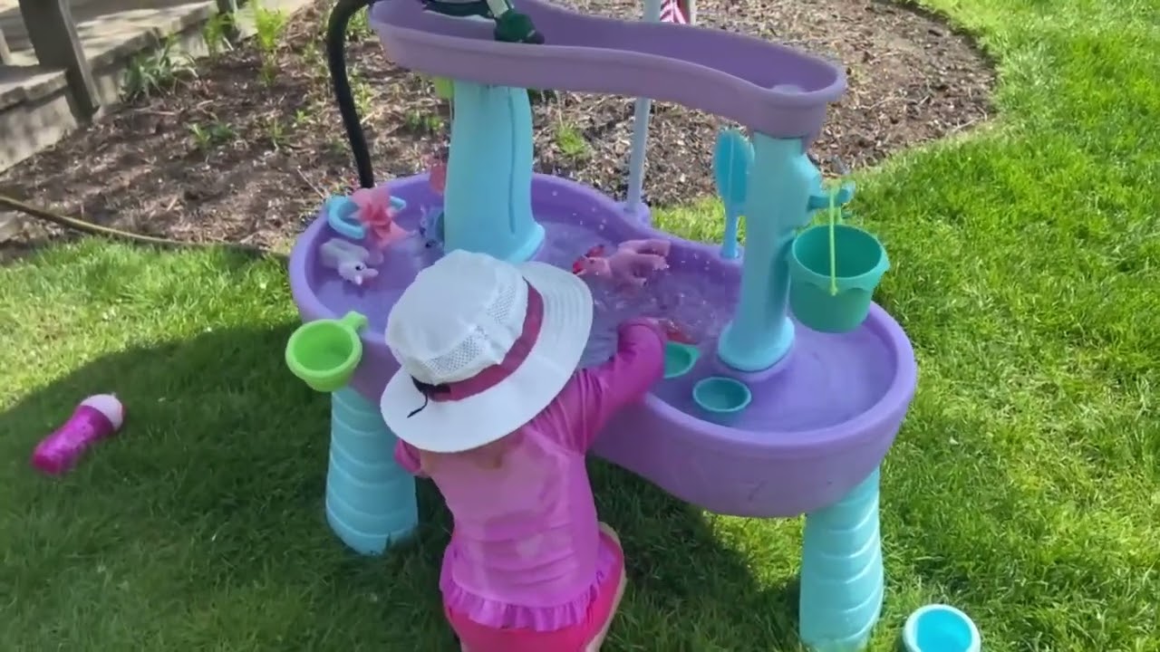 Step 2 Pump & Splash Discovery Pond Water Table, Kids Water Sensory Activity Pool Review
