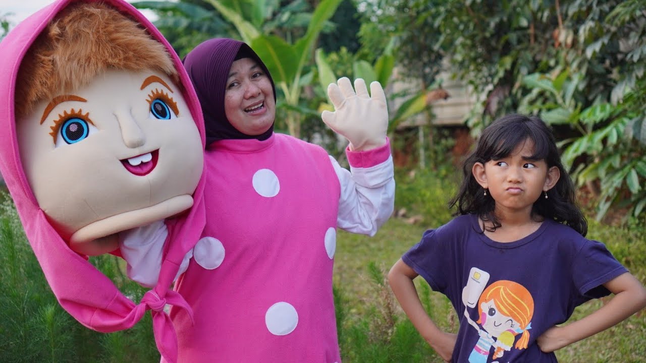 PRANK BIKIN KESAL HUSNA 😠 DIKEJAR BADUT MARSHA | Zein husna
