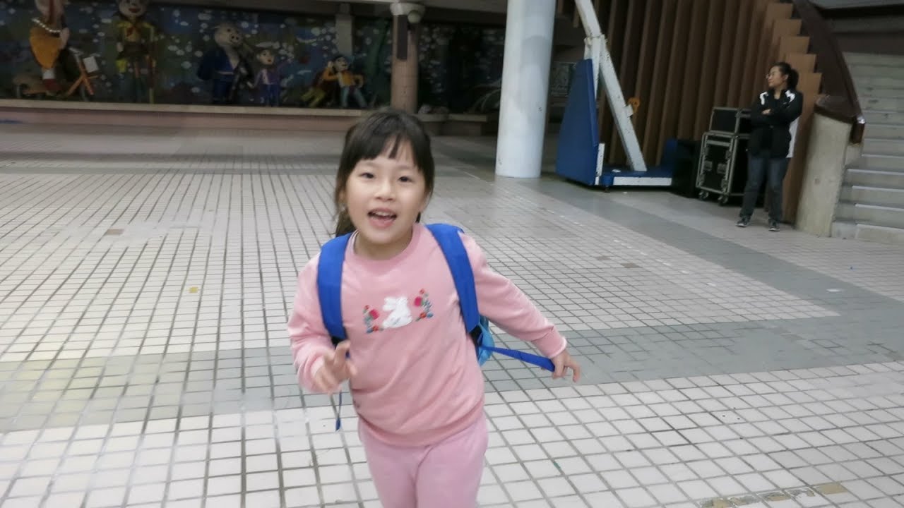 寶貝日記(接孩子放學)11/02 MVI 7986