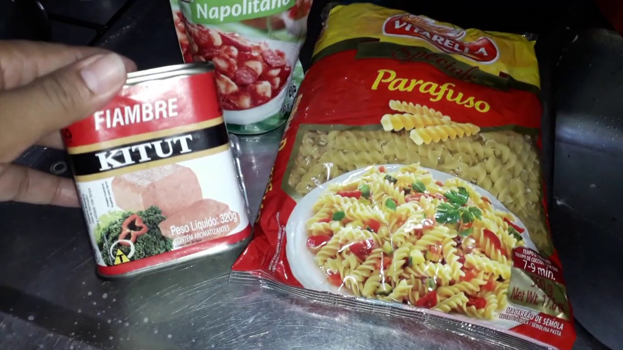 Macarrão com molho de carne de lata 😋😋👏🏼👏🏼