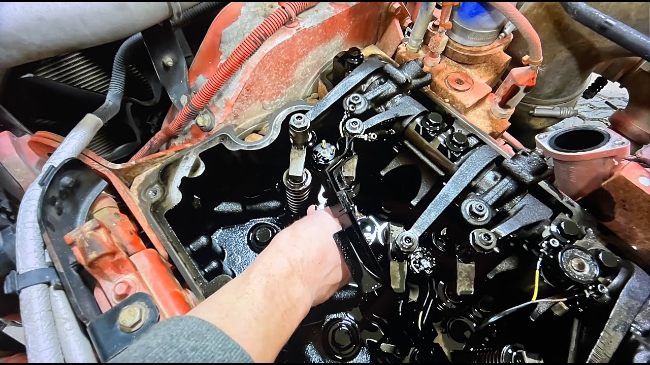 Changing An Injector On An ISX 15