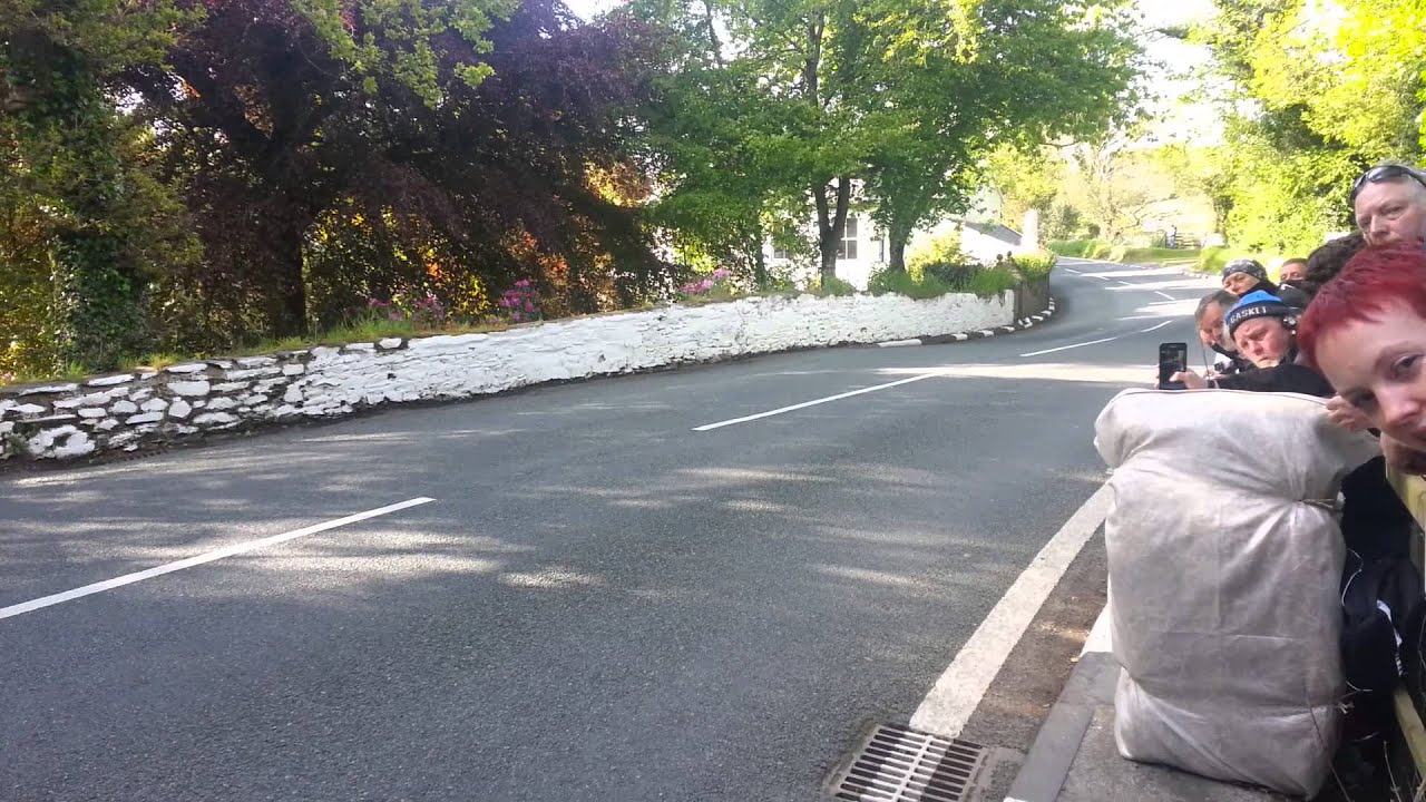 Molyneux in Barregarrow TT2015 Flat Out!